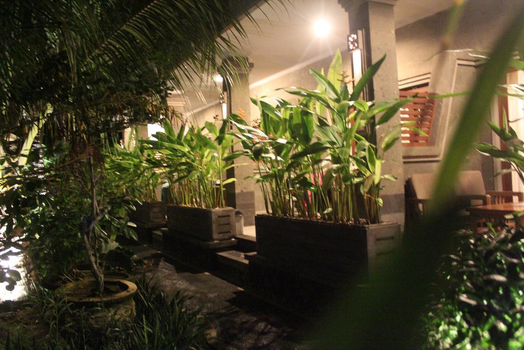 Letos Kubu Homestay Kuta  Ngoại thất bức ảnh